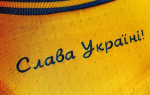 Українці залишають на сторінках МЗС РФ, УЄФА і Російського футбольного союзу "неполітичну фразу загальнонаціонального значення"