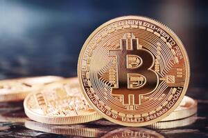 У квітні біткоін установив рекорд, вартість криптовалюти становила $64,5 тис.