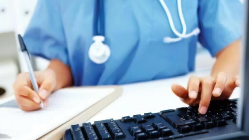 В Україні будуть виписувати і паперові, і електронні лікарняні