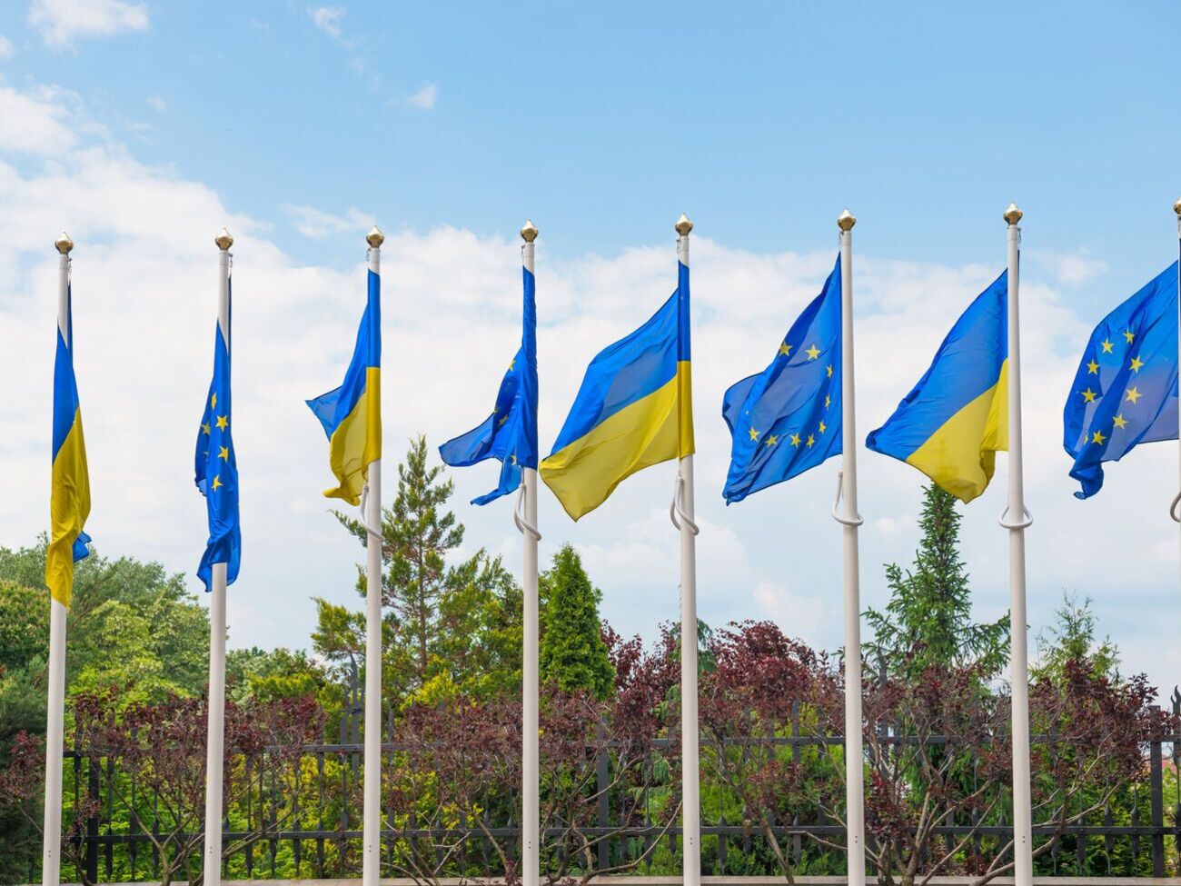 "Європейські цінності – це не тільки прапори ЄС", – підкреслює автор статті