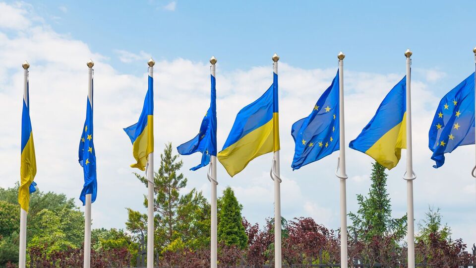 "Европейские ценности – это не только флаги ЕС", – подчеркивает автор статьи