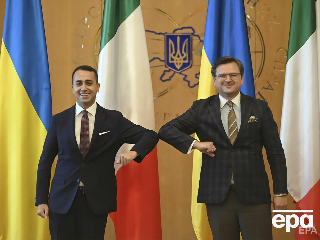 Ди Майо (слева) на брифинге с Кулебой заявил, что Италия поддерживает введенные против РФ санкции