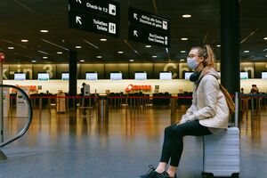 Туристи, яких повністю вакцинували щонайменше за 14 днів до поїздки, зможуть вільно подорожувати з однієї країни ЄС в іншу