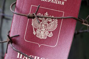 Відповідно до законопроєкту, претендент на російський паспорт зможе звернутися в дипломатичне представництво РФ у своїй країні