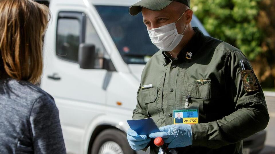 Нові правила перетину кордону України почали застосовувати 9 червня