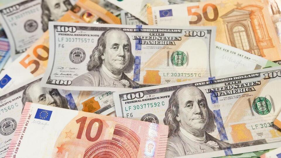 Бывший главный бухгалтер при оплате услуг в евро не убедился в правильности уплаты суммы средств по договору