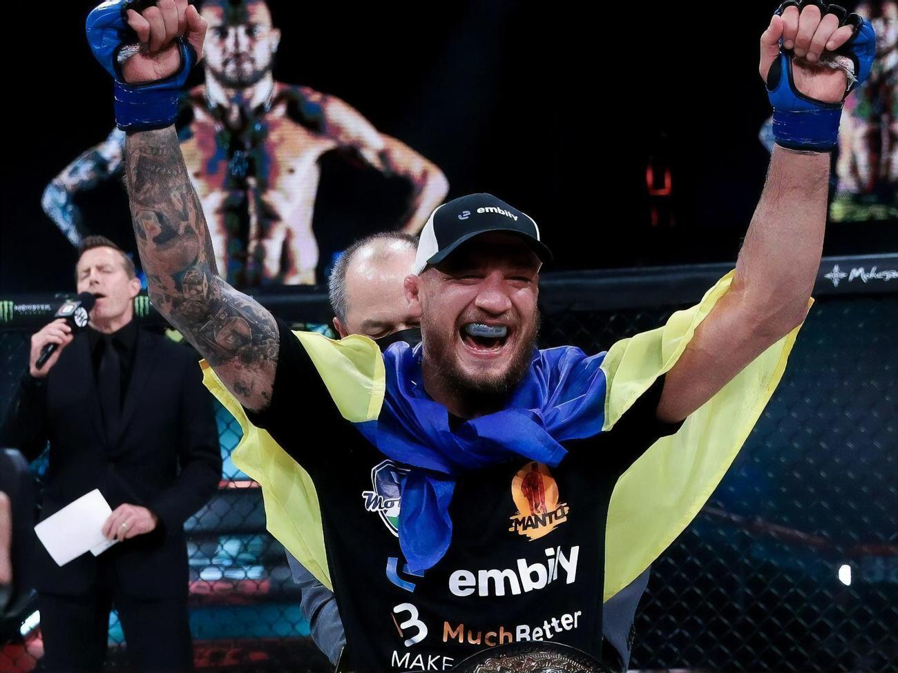 Амосов виграв 26 боїв