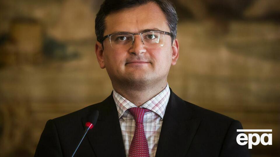 Кулеба: Наразі очікує нашої допомоги в поверненні з Білорусі ще одна людина