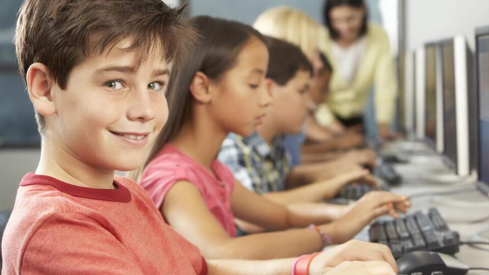 В Украине, по данным Министерства образования, 24 школы не подключены к интернету