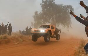 Перегони відбуваються у пустелі