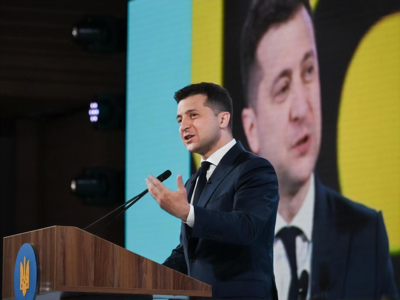 Зеленский лидирует в президентском рейтинге