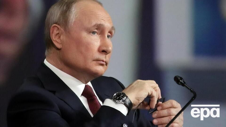 Путин заявил, что с заключенным в колонии Навальным "не будут обращаться хуже, чем с кем-либо"