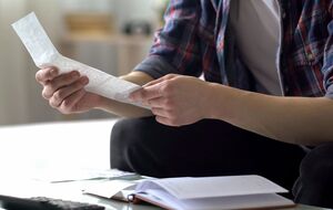 Повышение тарифов правительство должно позволять только при условии роста средней зарплаты с учетом инфляции и пропорционально показателям роста доходов, считают в партии