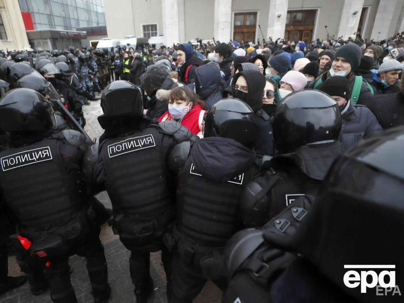 У Кремлі підтвердили, що позбавлення "Дождя" акредитації пов'язано з протестами на підтримку Навального