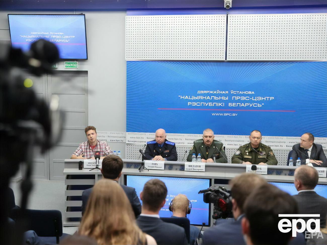 На "загадку" Протасевича журналісти відповіли мовчанням