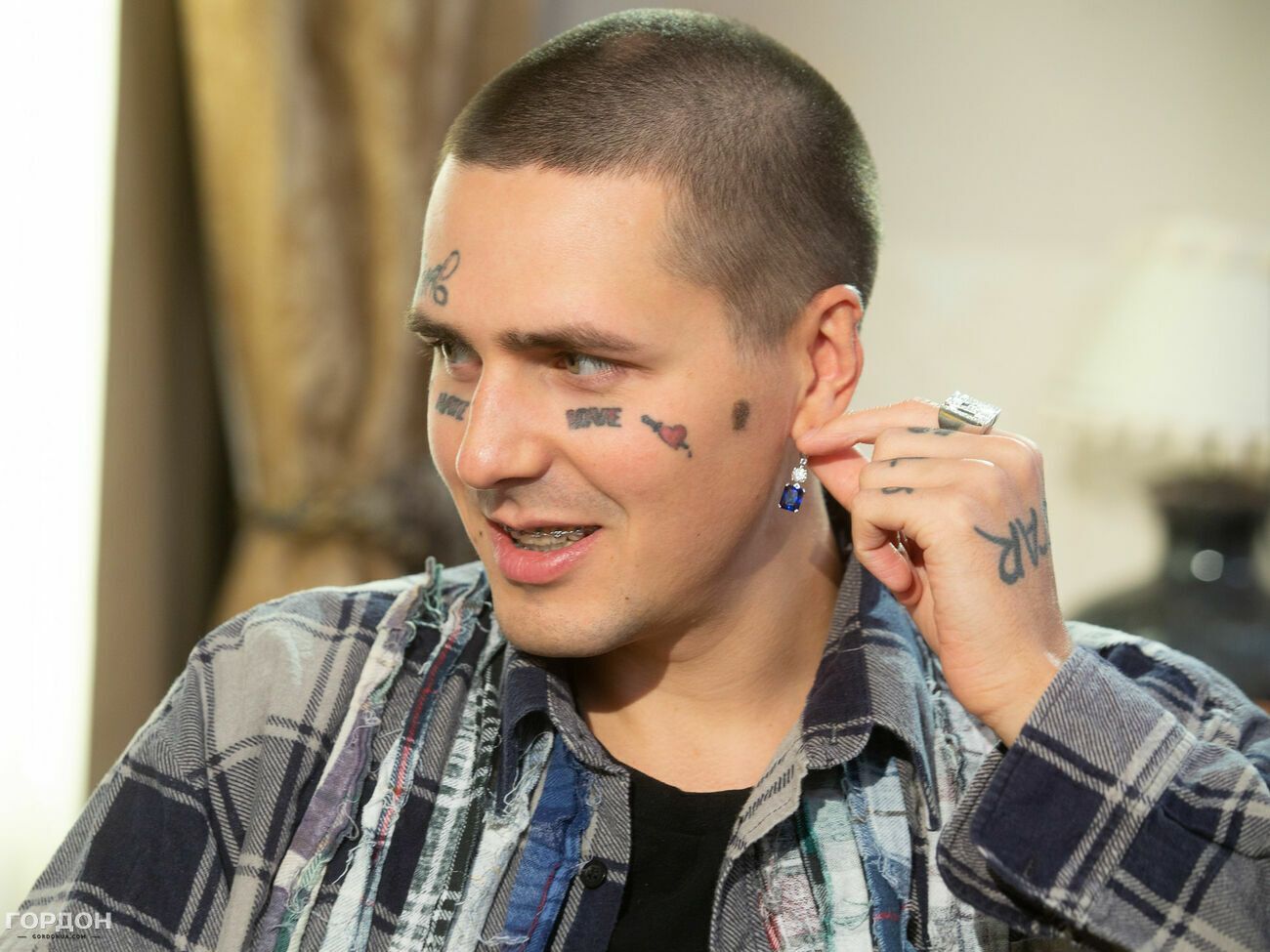 Face:&nbsp;В СНГ есть много вещей&nbsp;&ndash; особенно у меня на родине,&nbsp;&ndash; которые тормозят развитие