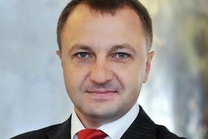 На п'яти найрейтинговіших українських телеканалах тільки 14 із 43 серіалів виходять українською мовою, підкреслив Кремінь
