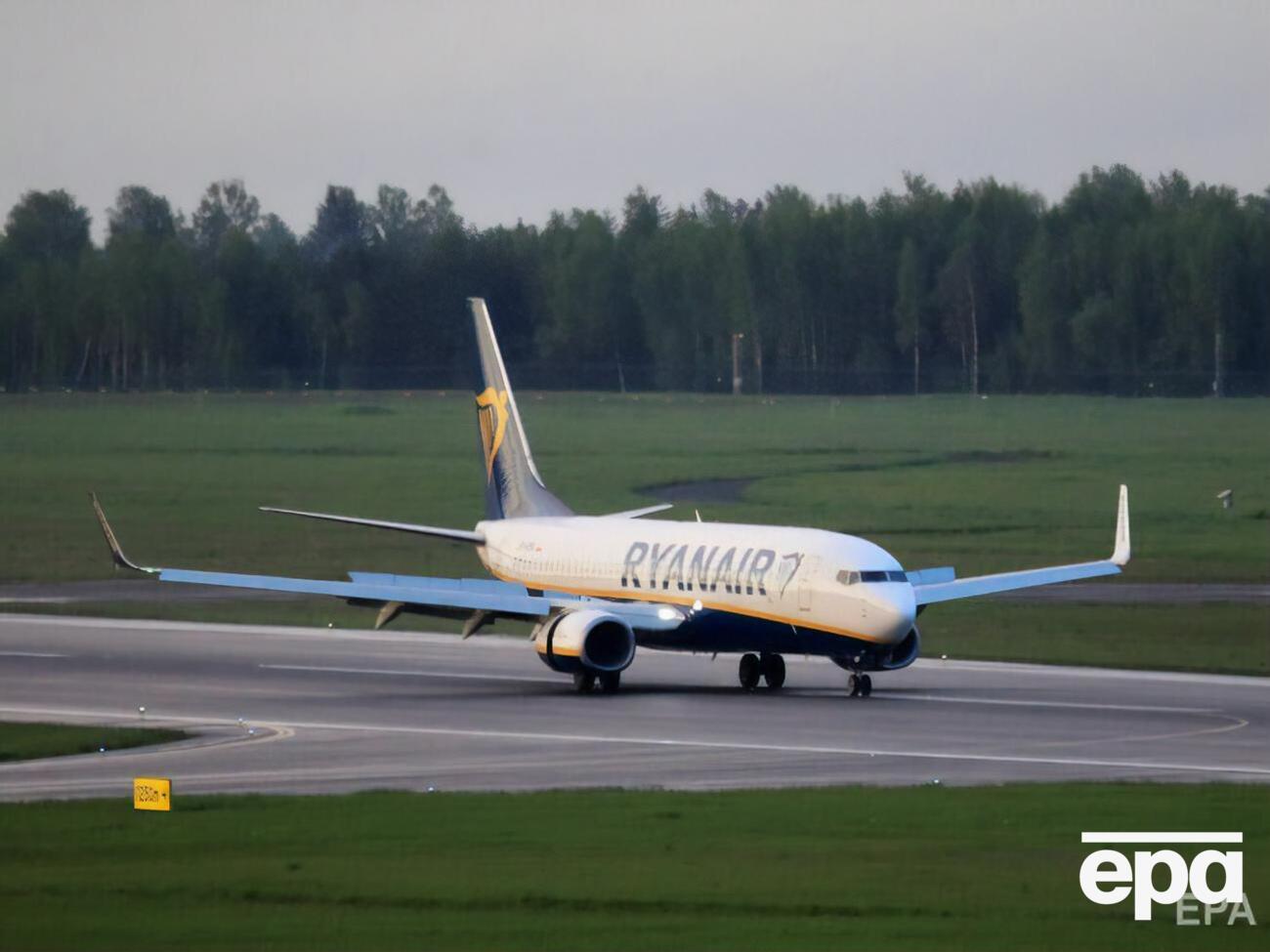 Самолет Ryanair, летевший из Афин в Вильнюс, 23 мая совершил экстренную посадку в Минске