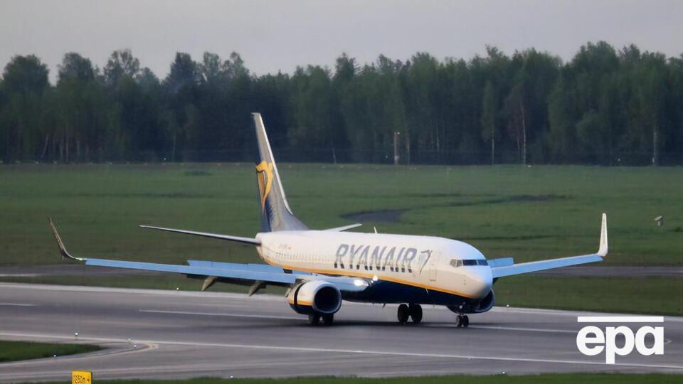Самолет Ryanair, летевший из Афин в Вильнюс, 23 мая совершил экстренную посадку в Минске