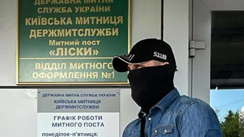 Участники группы получали деньги почти по всем группам товаров, которые проходили через них