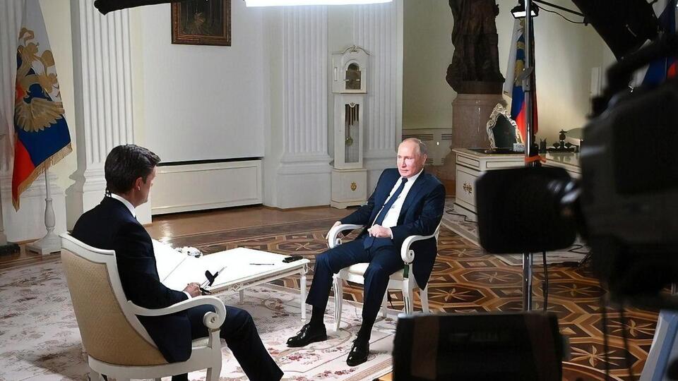 Сайт Кремля отредактировал расшифровку интервью Путина