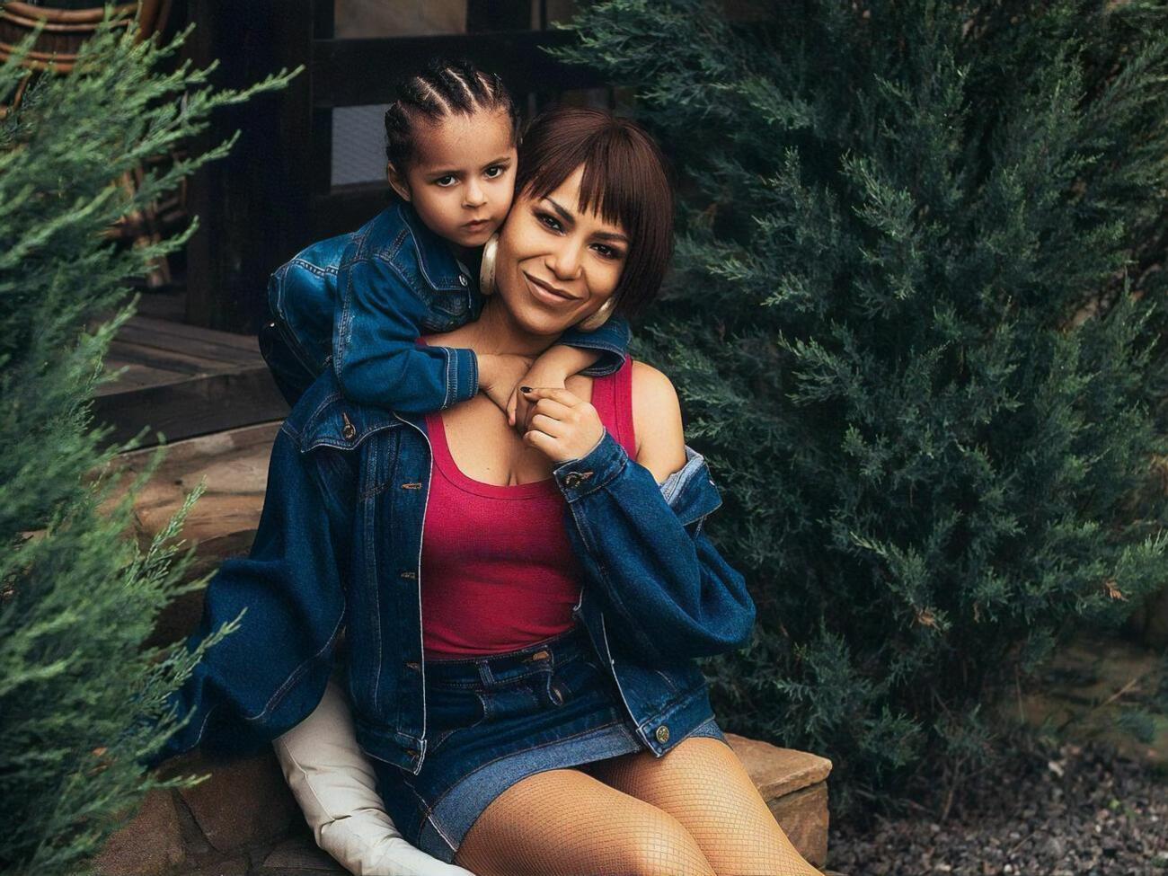 Гайтана родила дочь Николь в 2017 году