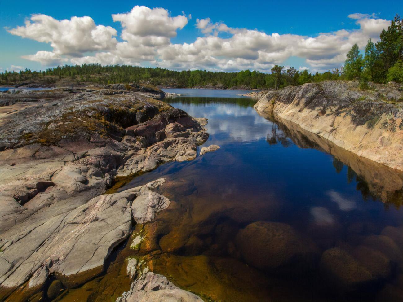Острови розташовані з боку Румунії