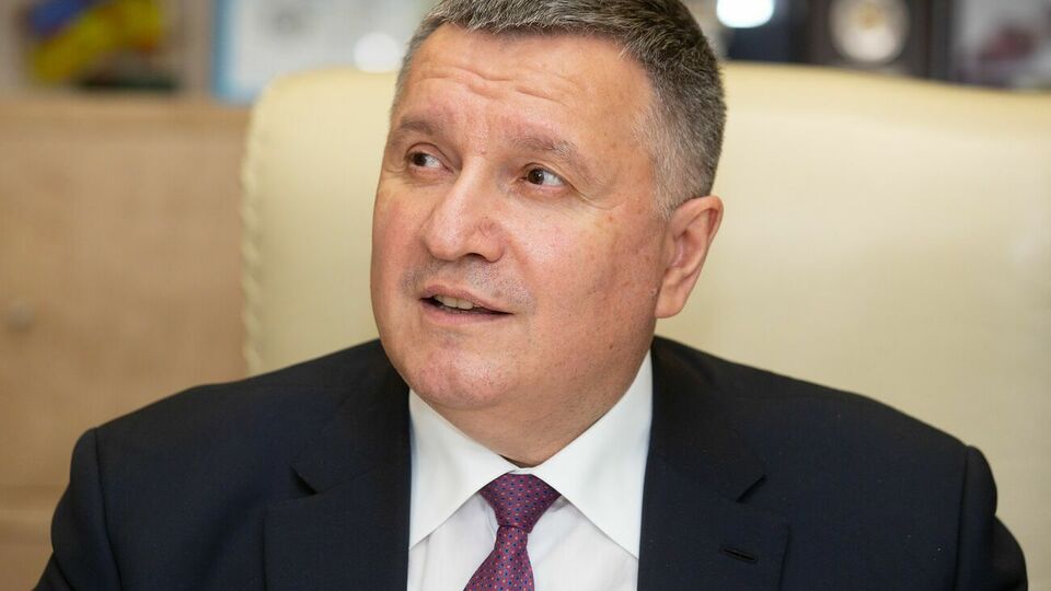 Официально в "Слуге народа" утверждают, что об увольнении Авакова речь не идет