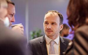 Малюська сказал, что олигархам "будет сложно" перерегистрировать свои медиа на подставных лиц