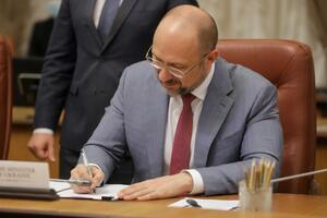 Шмыгаль анонсировал ослабление карантинных ограничений