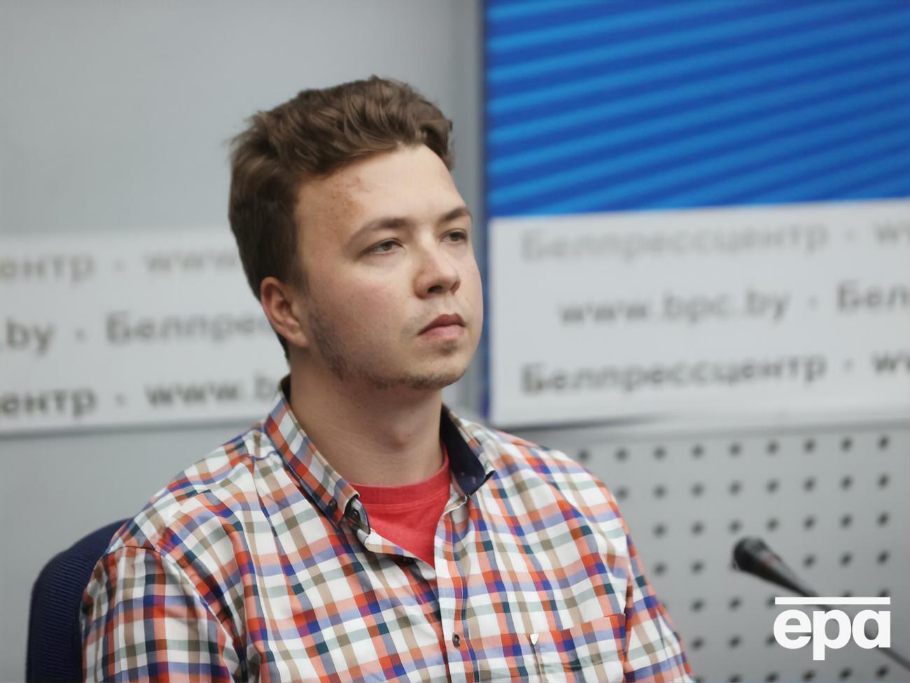 Наталья Протасевич считает, что ее сын находится под психологическим давлением