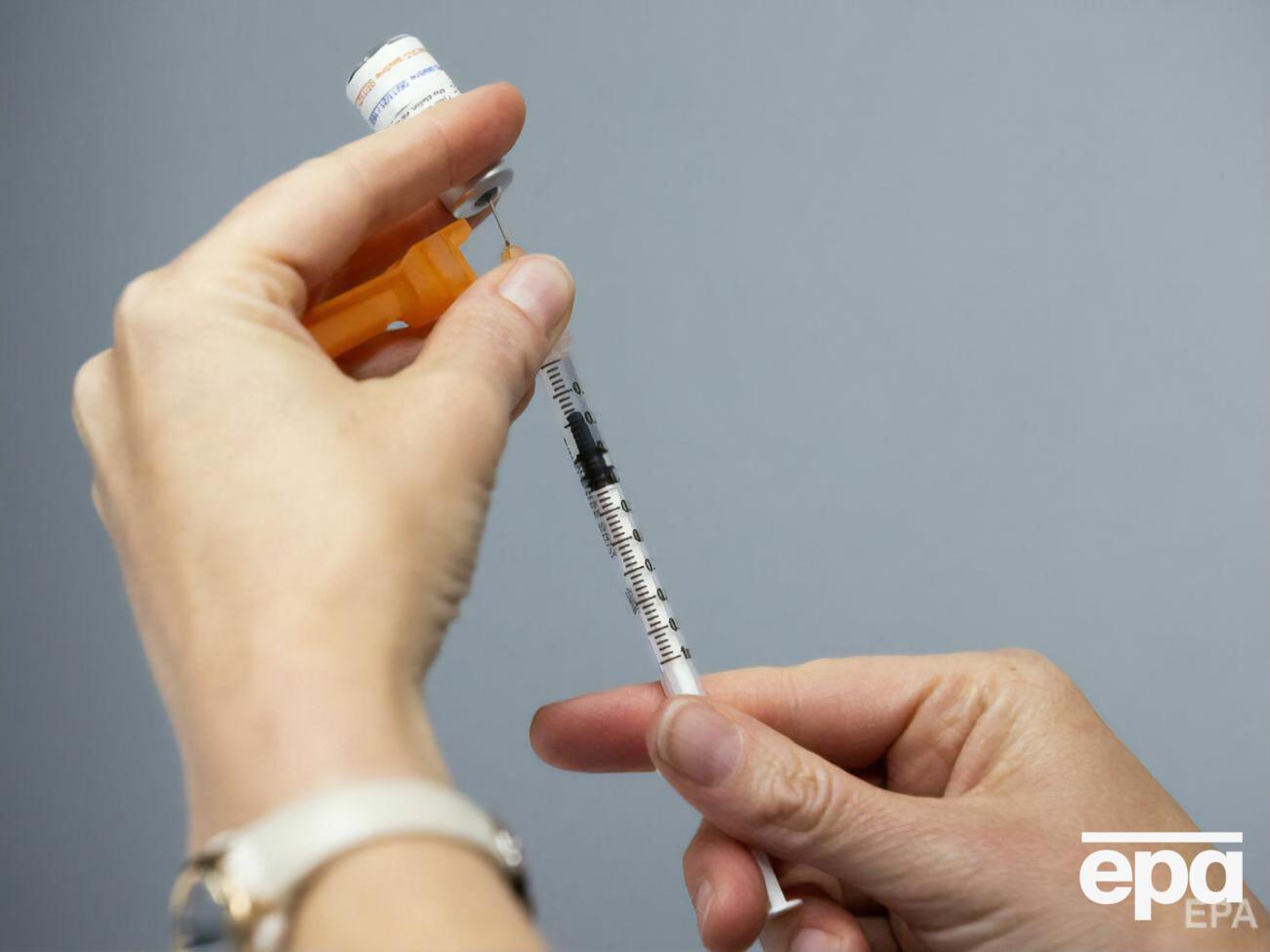 Батьки або опікуни можуть бронювати час для вакцинації підлітків, починаючи з четверга