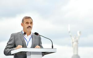 По мнению Антона Киссе, власти следует заняться эффективной социальной политикой и развитием реального сектора экономики