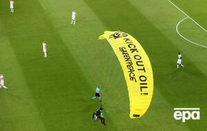 Активисты пытались призвать Volkswagen отказаться от двигателей внутреннего сгорания