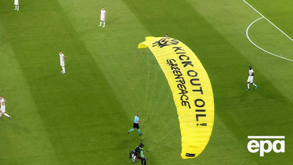 Активісти намагалися закликати Volkswagen відмовитися від двигунів внутрішнього згоряння