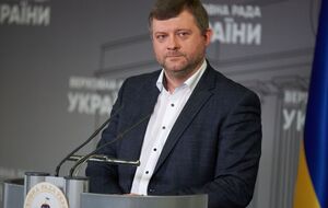 10 депутатам "Голосу", які оголосили про створення парламентського об'єднання, варто створити нову партію, вважає Корнієнко