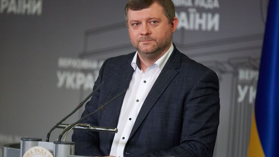 10 депутатам "Голоса", объявившим о создании парламентского объединения, следует создать новую партию, считает Корниенко