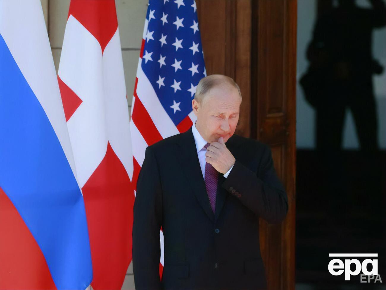 Путин (на фото) сообщил, что они с Байденом договорились начать консультации о кибербезопасности