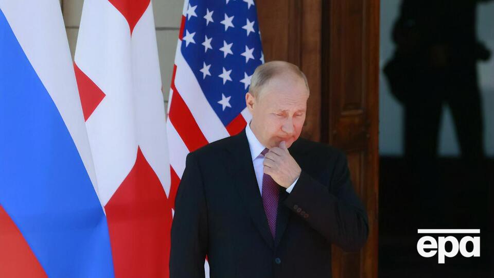 Путин (на фото) сообщил, что они с Байденом договорились начать консультации о кибербезопасности