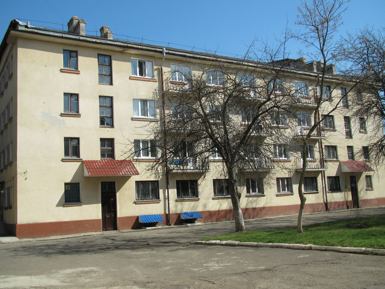 Ночью в общежитии и близлежащих домах ощущался посторонний резкий запах