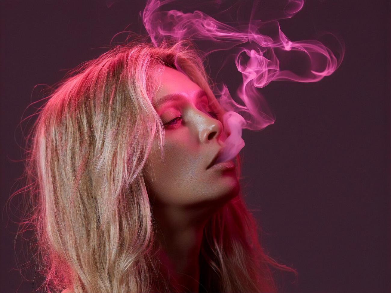 Брежнева:&nbsp;Мы всегда чрезмерно романтизируем отношения