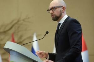 Яценюк: Наш союзник США провів перемовини з нашим ворогом Росією