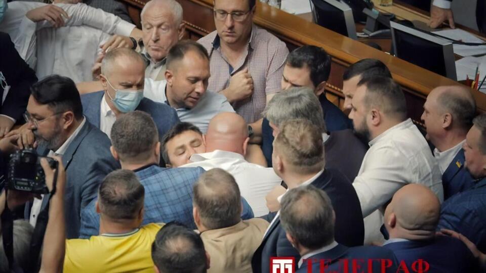 В Раде IX созыва подрались депутаты