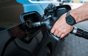 В прошлом году группа не импортировала растворители и использовала для повышения октана в своих смесовых бензинах монометиланилин (ММА) и метил-трет-бутиловый эфир (МТБЭ), пишет enkorr.ua