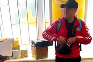 Співробітники СБУ затримали організатора схеми на спробі незаконного відправлення комплектовання за кордон
