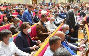 Рада предварительно поддержала альтернативный законопроект о финансировании партий