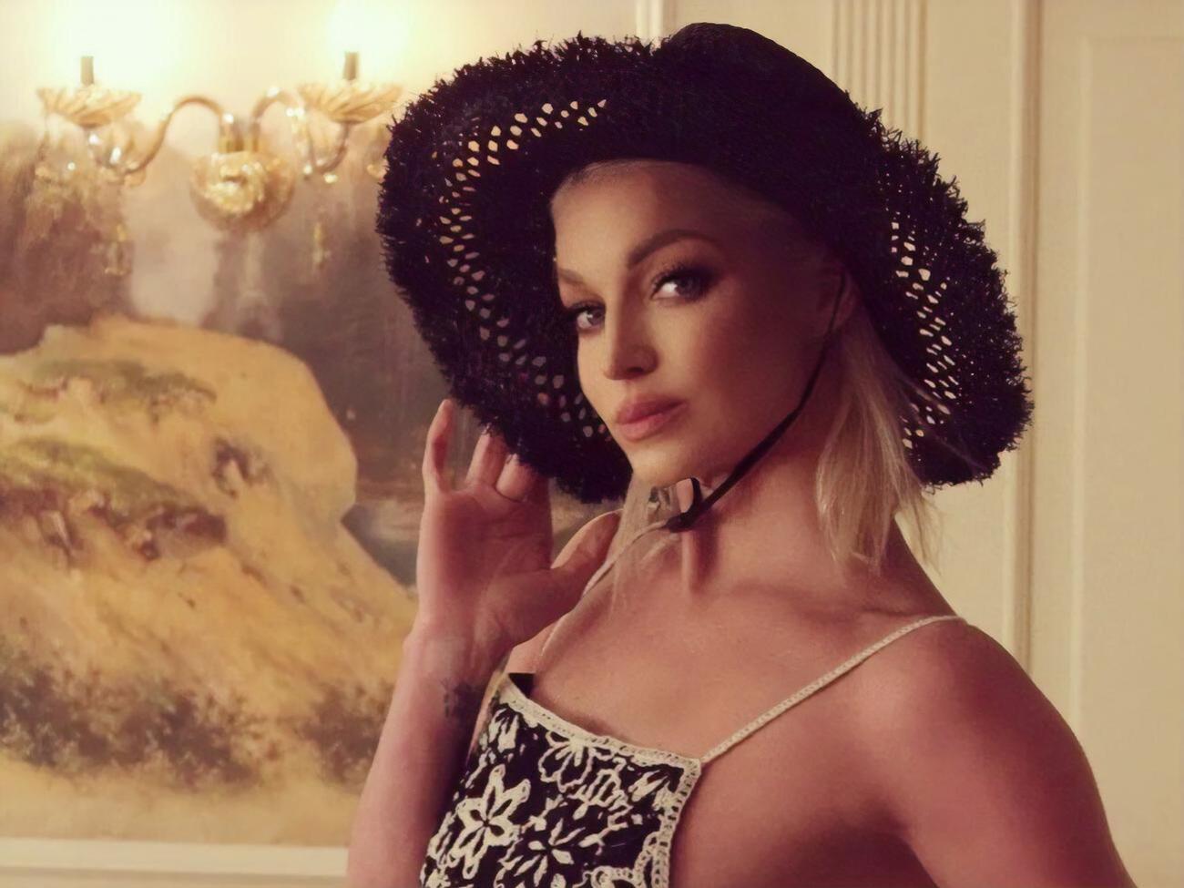 Волочкова часто делится с поклонниками в сети откровенными фото