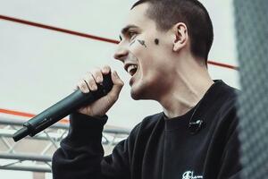 Face (на фото) о сыне Порошенко: За это что, его осуждать, что ли? Молодой пацан, любит развлекаться, веселиться