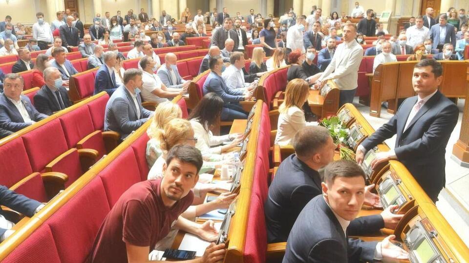Законопроект в первом чтении поддержали 263 народных депутата