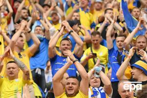 Українці заспівали хіт про Путіна в Бухаресті
